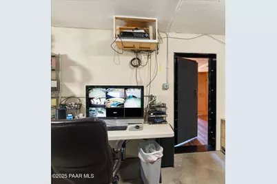 000 Juniperwood Ranch, Ash Fork, AZ 86320 - Photo 19