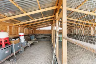 000 Juniperwood Ranch, Ash Fork, AZ 86320 - Photo 29