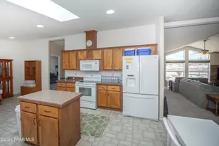 17985 E Hunters Ln, Dewey-Humboldt, AZ 86327 - Photo 11