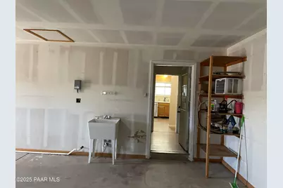 19468 S Yarnell Way, Peeples Valley, AZ 86332 - Photo 15