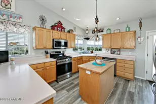 12025 E Yavapai Dr, Dewey-Humboldt, AZ 86327 - Photo 11