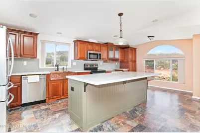 670 N Old Coach Trail, Dewey-Humboldt, AZ 86327 - Photo 9