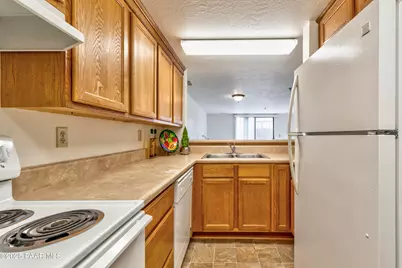 1246 N Barzona Avenue #F, Dewey-Humboldt, AZ 86327 - Photo 11