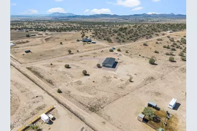 1216 E Saddlebum Trail, Paulden, AZ 86334 - Photo 37