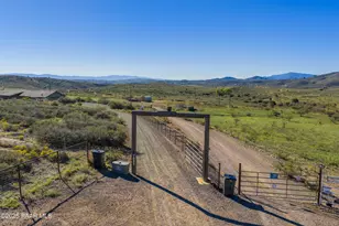 7925 S Lone Spruce Dr, Mayer, AZ 86333 - Photo 7