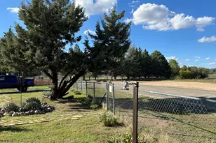 18212 S Pioneer Rd, Peeples Valley, AZ 86332 - Photo 7