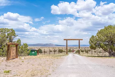 61076 State Route 66 Highway, Williams, AZ 86046 - Photo 3