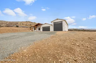 15900 E Lone Fox Trail, Dewey-Humboldt, AZ 86327 - Photo 37