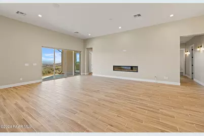 635 S Grant Woods Parkway, Dewey-Humboldt, AZ 86327 - Photo 7