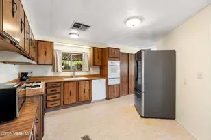 8861 E Raven Ct, Prescott Valley, AZ 86314 - Photo 11