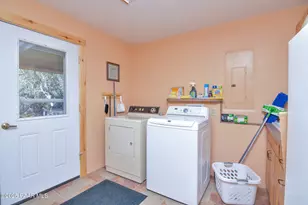 23333 S Mountainaire Dr, Yarnell, AZ 85362 - Photo 15