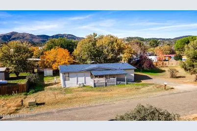 18278 S Henley Avenue, Peeples Valley, AZ 86332 - Photo 7