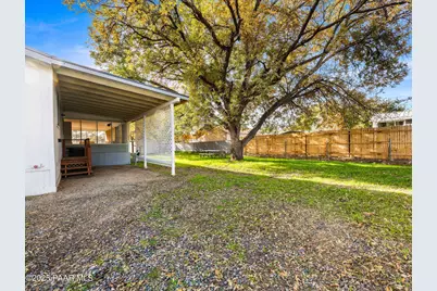 18278 S Henley Avenue, Peeples Valley, AZ 86332 - Photo 3