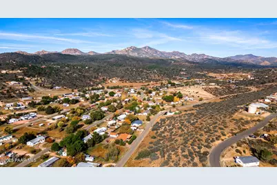 18278 S Henley Avenue, Peeples Valley, AZ 86332 - Photo 11