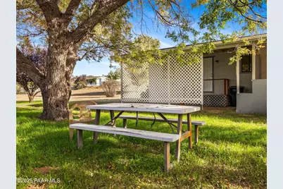 18278 S Henley Avenue, Peeples Valley, AZ 86332 - Photo 15