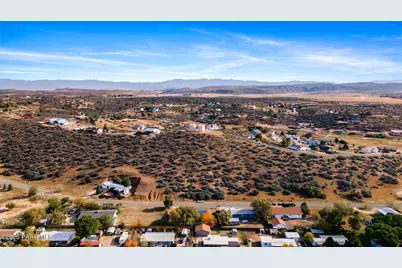 18278 S Henley Avenue, Peeples Valley, AZ 86332 - Photo 13