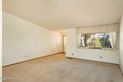 1078 N Broken Wagon Trail, Dewey-Humboldt, AZ 86327 - Photo 7