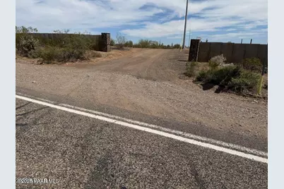 Xx00 N Castle Hot Springs Road, Morristown, AZ 85342 - Photo 3