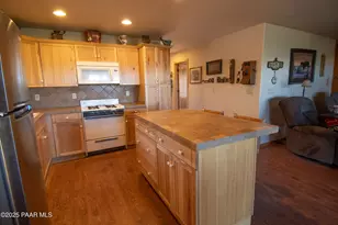 34460 W North Via De Oro Pkwy, Seligman, AZ 86337 - Photo 9