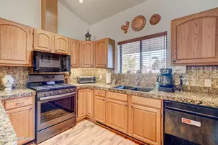 10825 E Turquoise Cir, Dewey-Humboldt, AZ 86327 - Photo 9