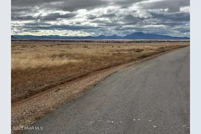 10211 E Silent River Road, Prescott Valley, AZ 86315 - Photo 7