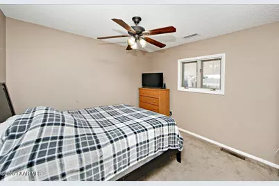 10833 E Oxbow Drive, Dewey-Humboldt, AZ 86327 - Photo 11