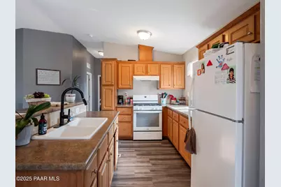 13625 Lazy River Drive, Dewey-Humboldt, AZ 86327 - Photo 7
