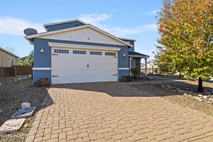 12961 E Gonzalez St, Dewey-Humboldt, AZ 86327 - Photo 3