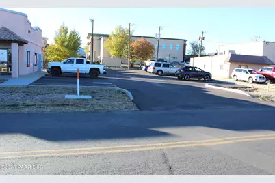 8008 E Yavapai, Prescott Valley, AZ 86314 - Photo 11