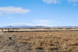 8725 E Spurr Ln, Prescott Valley, AZ 86315 - Photo 33