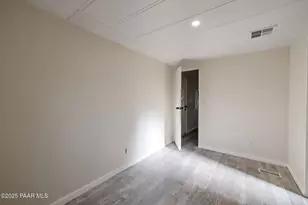 9037 E Rancho Vista Dr, Prescott Valley, AZ 86314 - Photo 11