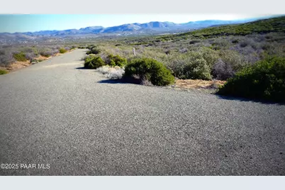 402 E Woodland Way, Dewey-Humboldt, AZ 86327 - Photo 15