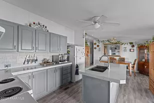 30040 W Redbird Rd, Wittmann, AZ 85361 - Photo 7