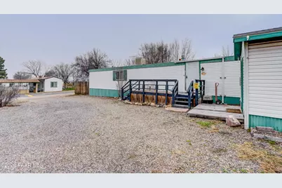 349 S Road 1 W #B9, Chino Valley, AZ 86323 - Photo 3