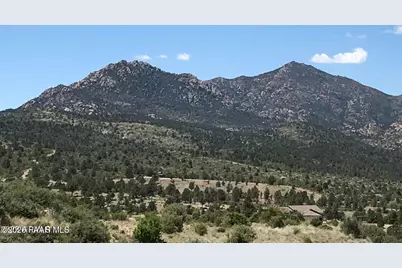 17327 S Rocky Boy Way, Peeples Valley, AZ 85362 - Photo 1