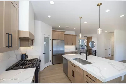 10603 E Straight Arrow Road, Dewey-Humboldt, AZ 86327 - Photo 11