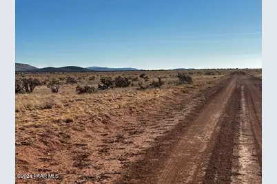 1270-A Along Way, Seligman, AZ 86337 - Photo 5