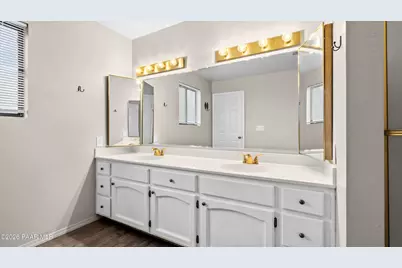 11113 E Cochise Circle, Dewey-Humboldt, AZ 86327 - Photo 17