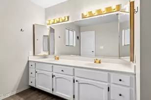 11113 E Cochise Circle, Dewey-Humboldt, AZ 86327 - Photo 17