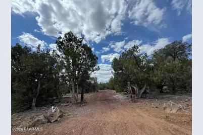 44600 N Shadow Rock Trail, Seligman, AZ 86337 - Photo 7