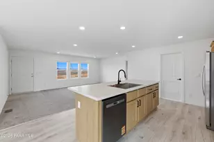 27181 W Kingdom Ct, Paulden, AZ 86334 - Photo 11