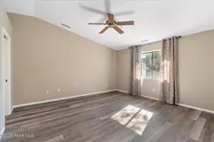 11055 E Lariat Ln, Dewey-Humboldt, AZ 86327 - Photo 17