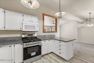 11055 E Lariat Ln, Dewey-Humboldt, AZ 86327 - Photo 13