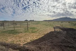 00Xxa4 W Williams Rd, Aguila, AZ 85320 - Photo 1