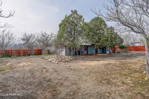 9040 S Magby Dr, Wilhoit, AZ 86332 - Photo 3