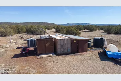 38236 W Howling Coyote Road, Seligman, AZ 86337 - Photo 31