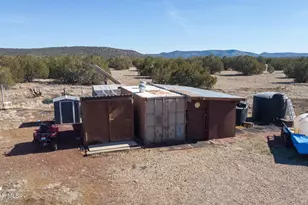 38236 W Howling Coyote Rd, Seligman, AZ 86337 - Photo 31