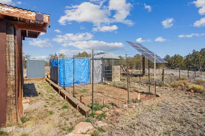 38236 W Howling Coyote Road, Seligman, AZ 86337 - Photo 35