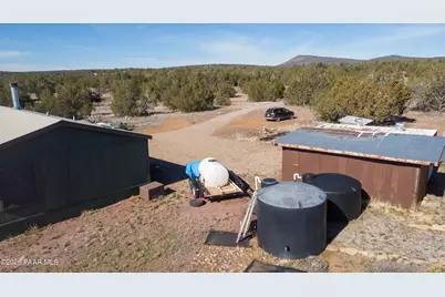 38236 W Howling Coyote Road, Seligman, AZ 86337 - Photo 45