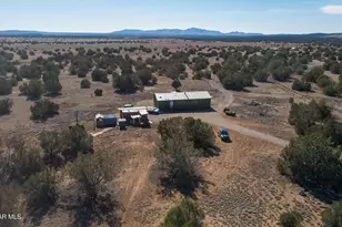 38236 W Howling Coyote Rd, Seligman, AZ 86337 - Photo 59